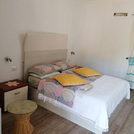 Bed and Breakfast Elia'S House Padru Екстер'єр фото