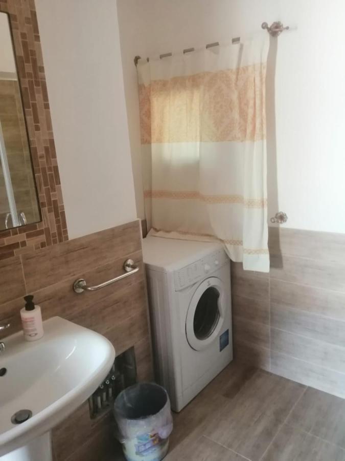 Bed and Breakfast Elia'S House Padru Екстер'єр фото