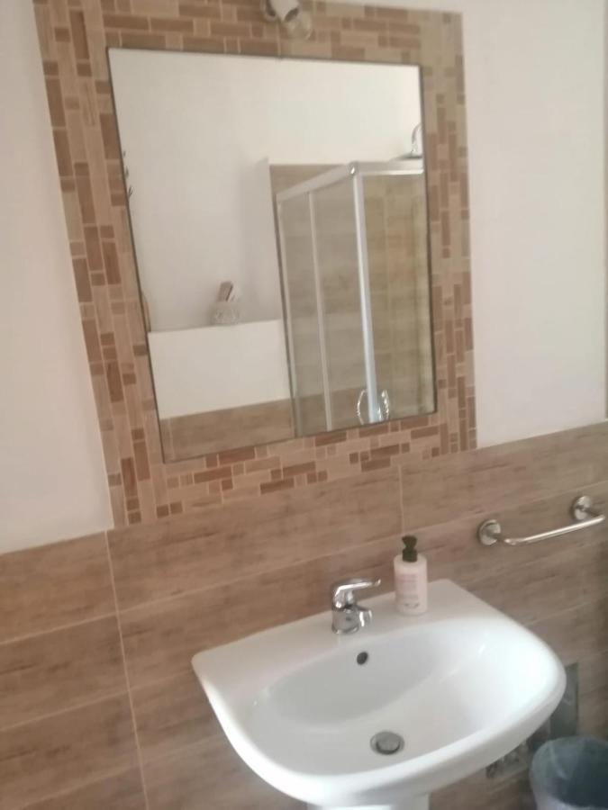 Bed and Breakfast Elia'S House Padru Екстер'єр фото